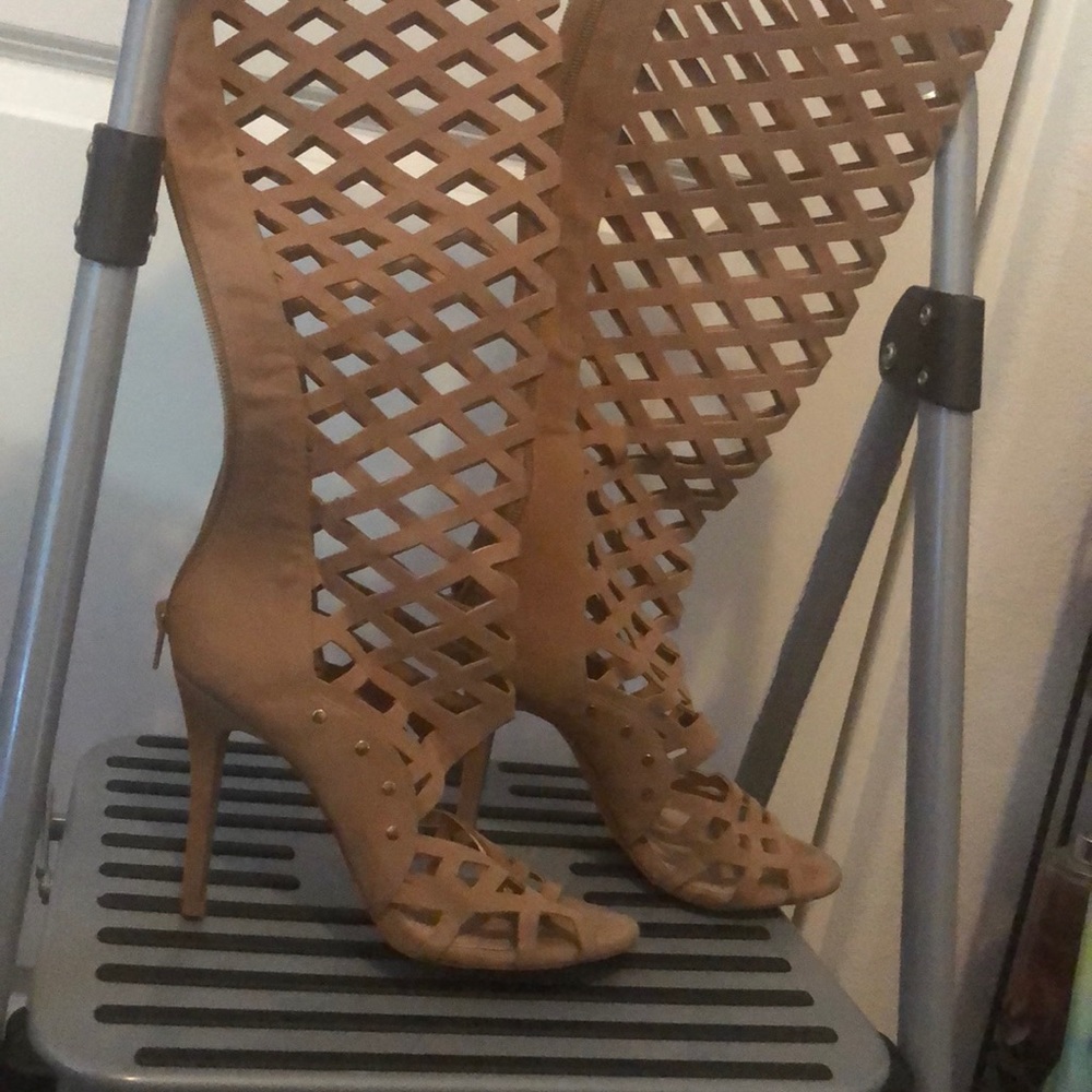 Gladiator heels 👠